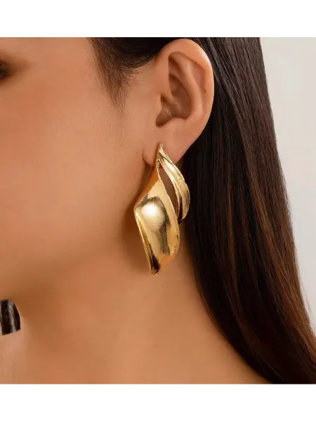 Luckys shop Серьги Бижутерия Объемные Гвоздики