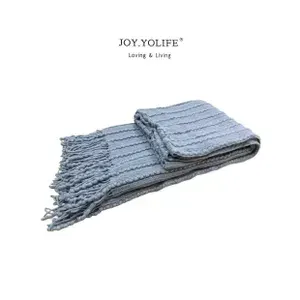 Плед покрывало 120x150 см Joy.Yolife Светло-серый вязаный с кисточками для дивана, кровати, кресла, мягкий и тёплый зимний