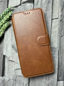 Чехол книжка для Xiaomi Redmi 13 4G / Poco M6 4G кожаный с магнитной застежкой , Редми 13 / Поко М6 с хлястиком , с функцией подставки , коричневый