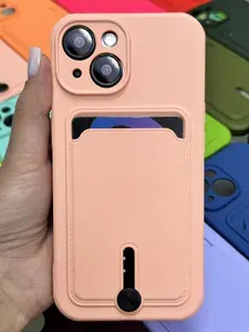 Чехол для iPhone 13 светло-розовый с карманом для банковской карты.