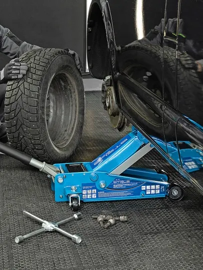 Домкрат гидравлический подкатной Stels, быстрый подъем, 3т QUICK LIFT, 130-465 мм, 5113355
