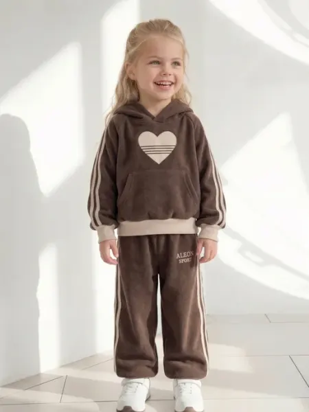 Aleon for Kids Спортивный костюм для девочки с сердечками