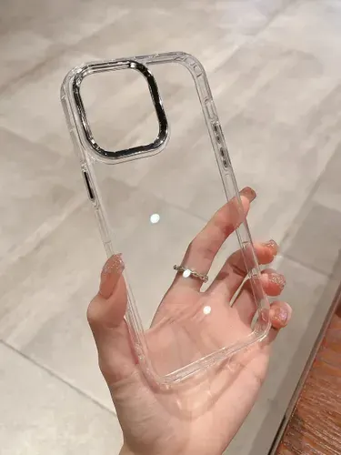 Чехол на iPhone 15 с окантовкой