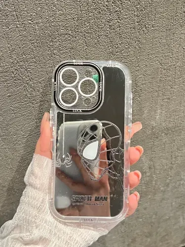 Чехол на iPhone 15 зеркальный с принтом