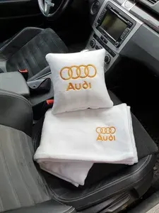 Автомобильный комплект с вышивкой логотипа: подушка 30х30 см и плед 150х150см цвет белый