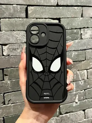 Чехол на iPhone 16 с защитой камеры