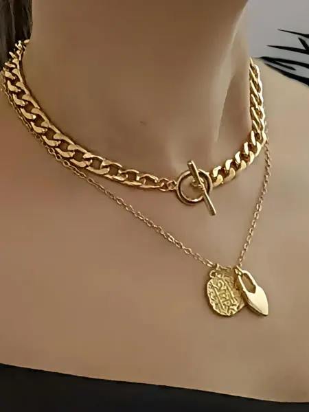 Колье на шею короткое с подвесками