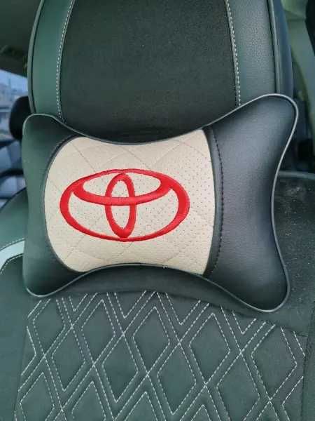 Grandis Автомобильная подушка на подголовник с вышивкой TOYOTA