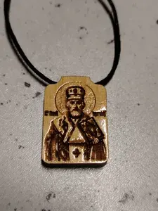 Иконка Николай Чудотворец, дерево ольха, покрытая лаком, освященная, 3 на 2см.