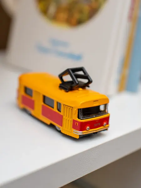 KiddieDrive Трамвай серия Городской транспорт, 8–10 см