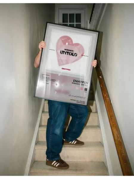 Postersbase Постер ENHYPEN - ROMANCE UNTOLD 21x30
