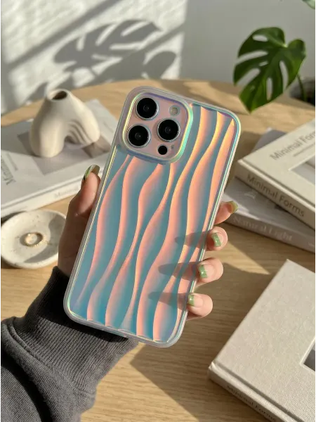 CaseLove Волнистый Чехол на iPhone 14 Pro голографический