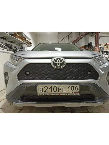 АвтоСтиль Утеплитель радиатора Toyota Rav4 2018- Парктроники