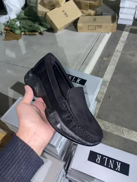 Женские лоферы V-Style, замшевые с блестящей подошвой, повседневные и для школы