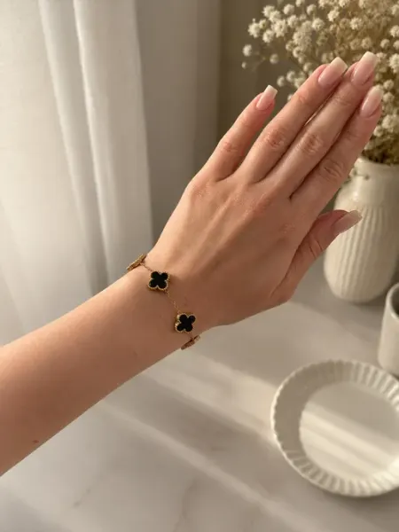 Браслет серебристо-голубой клевер на цепочке бижутерия