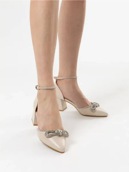 SHOES OCEAN Туфли со стразами на низком каблуке