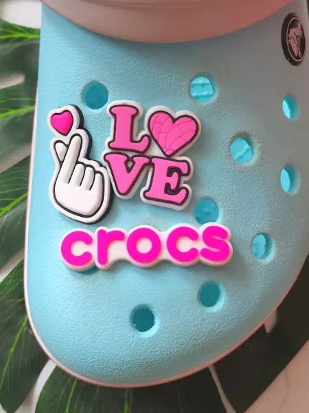 Fun_Jibz Джибитсы надпись Crocs для девушек розовые