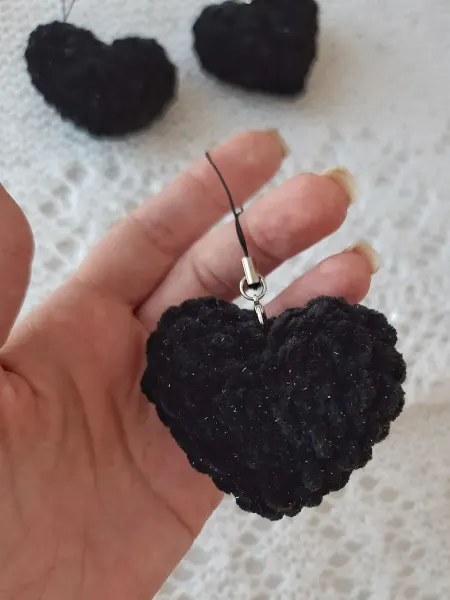 Amigurushka Брелок Сердце плюшевое вязаная игрушка