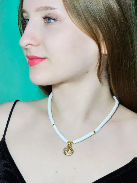 Мадам Бижу Колье на шею с ракушкой