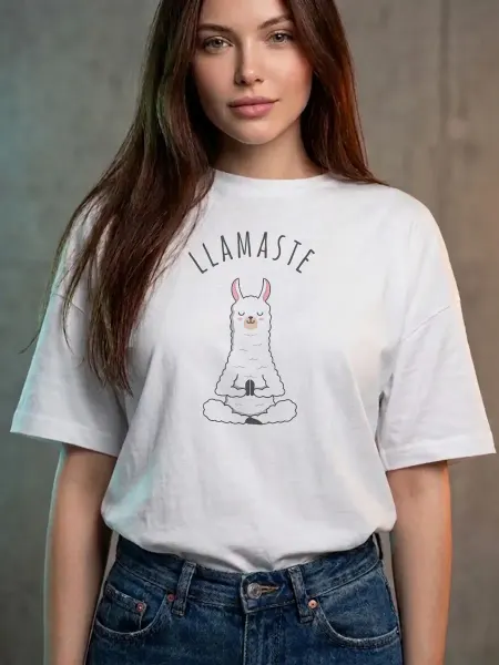 [ЧБ] Футболка “Лама" (Lama) в позе намасте. Принт на лето
