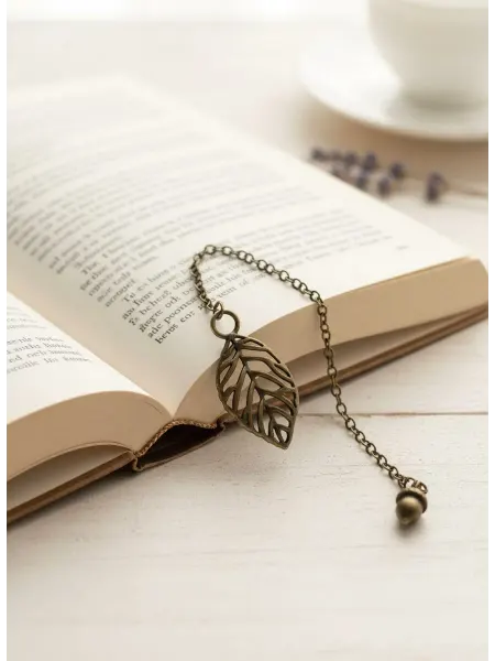 Sam's Bookmarks Закладка металлическая на цепочке лист желудь