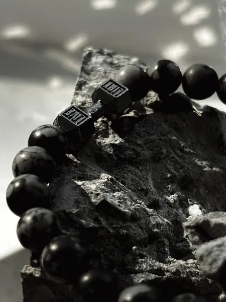 I AM JEWELRY Мужской браслет из снежного обсидиана с гантелей
