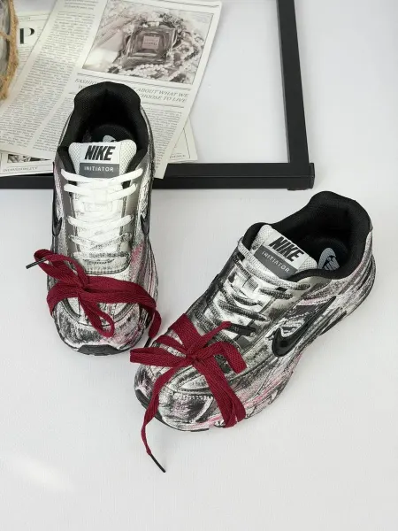 Nike Кроссовки спортивные initiator