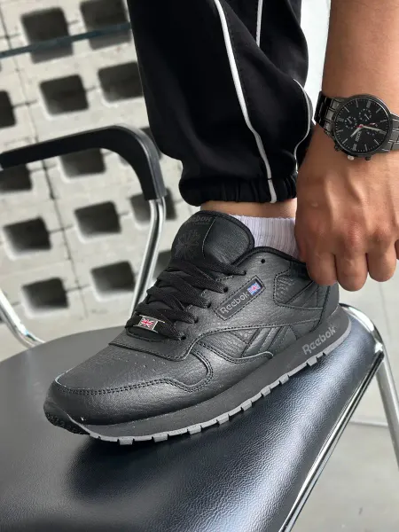 Reebok Кроссовки мужские