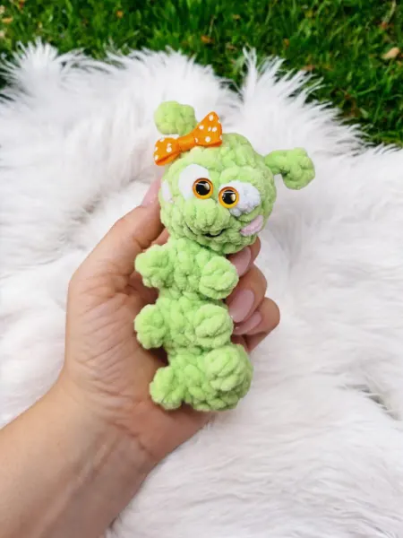 Toys_iva Антистресс вязаная игрушка гусеница