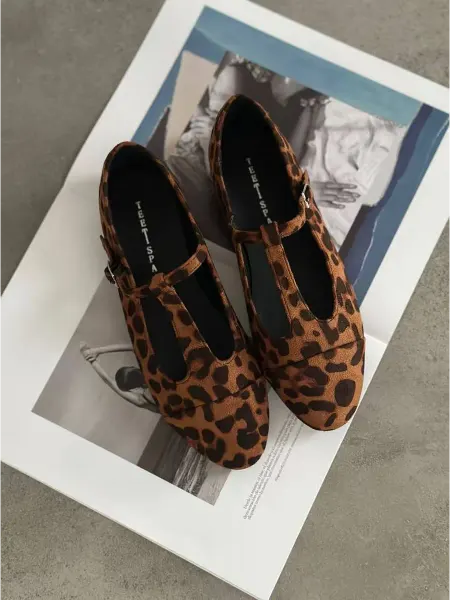 Teetspace Балетки замшевые с круглым носом на ремешке