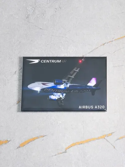 Фото магнит авиасувенир, фото самолёта Airbus A320 Centrum Air, размер 8 x 5 см