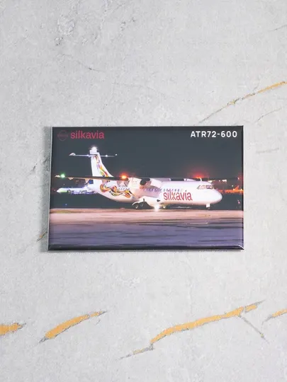 Фото магнит (авиасувенир), фото самолёта ATR72-600 Silk Avia, размер 8 x 5 см