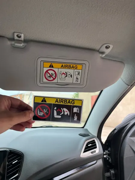 АвтоУМ Авто наклейка с технической информацией AIRBAG