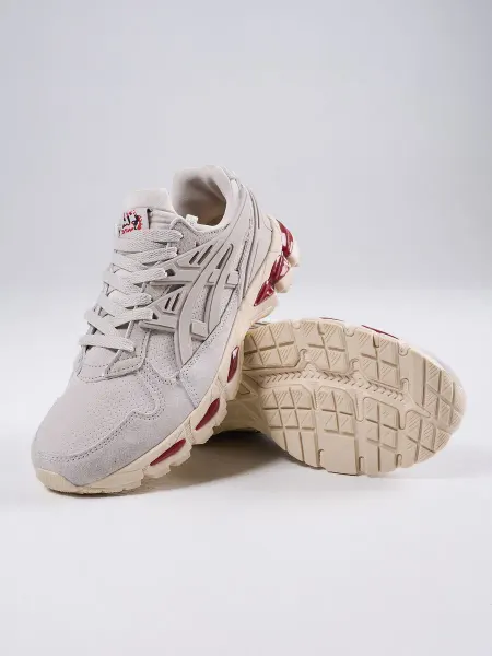 Кроссовки ASICS