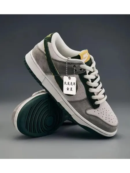 Nike Кроссовки спортивные