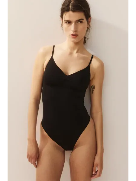 H&M Боди стринги со скульптурным эффектом упругой формы