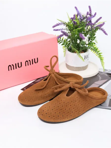 Мюли замшевые MIU MIU перфорированные
