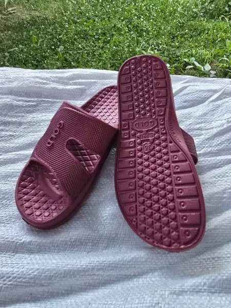 Шлепанцы