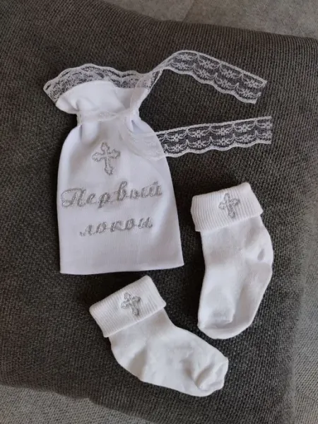 Viktoria kids style Комплект для крещения носочки мешочек Первый локон