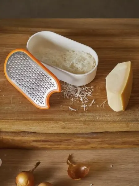 FISKARS Терка для овощей с контейнером Functional Form