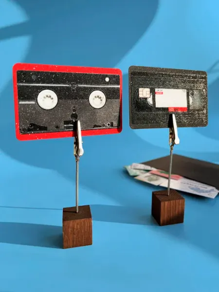 BOMMAN Наклейка на банковскую карту кассета VHS