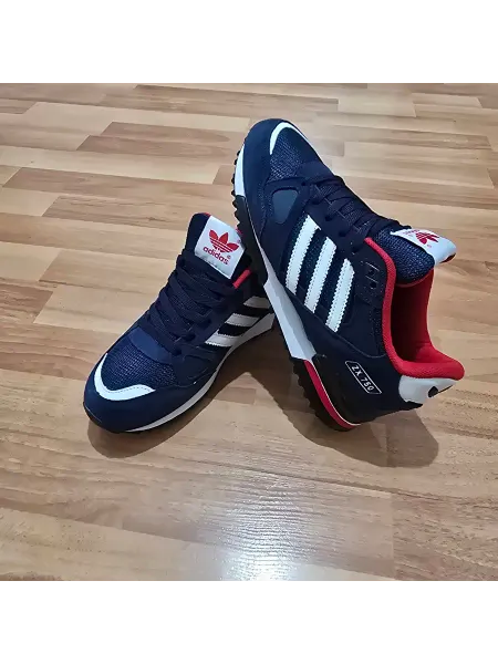 Кроссовки спортивные
